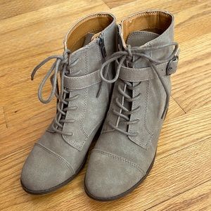 Taupe Lucky Brand Ankle boot girls 3, women’s 5 NWOT